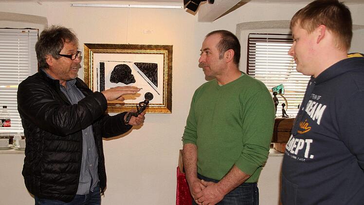 Hannes Betz mit Männchen wie "Bolek und Lolek", die auf große Begeisterung bei den Besuchern stießen. Foto: Günther Geiling