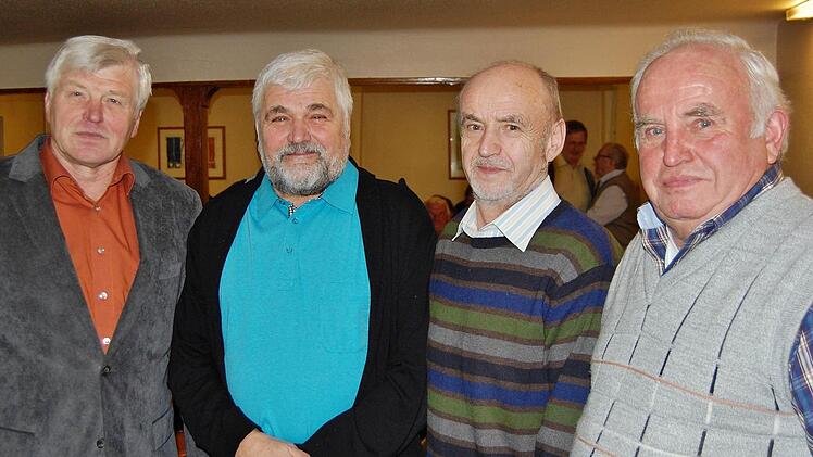 Die neuen Ehrenmitglieder (von links) Paul Schmitt, Robert Schmitt, Ludwig Borst und Willibald Schmitt.