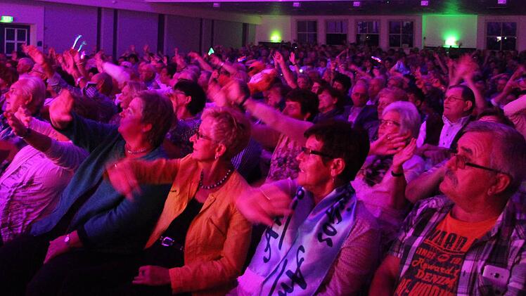 Vom ersten bis zum letzten Ton herrschte Super-Stimmung in der Kulmbacher Stadthalle. Foto: Sonny Adam