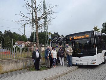 Die Vorstandsvorsitzenden des VdK-Ortsverbandes haben den City-Bus getestet.Karl-Heinz Hofmann
