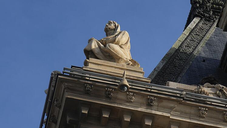 Louvre-Einbruch: Ermittler setzen auf mehr als 150 Spuren