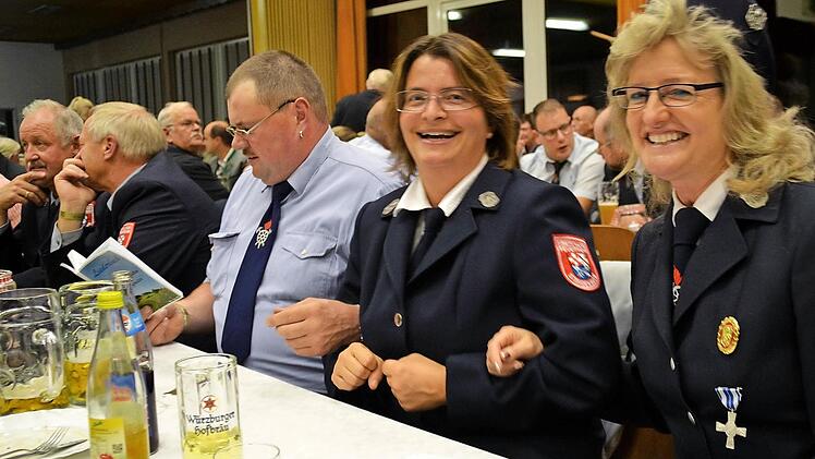 Beste Stimmung herrschte in der Rhönfesthalle. Foto: Kathrin Kupka-Hahn