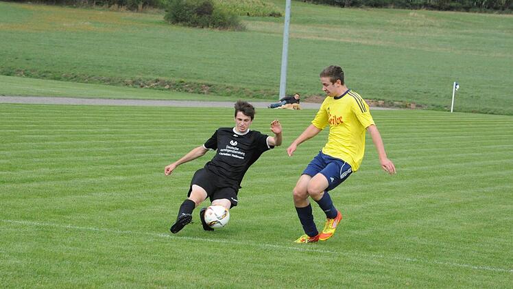 Bilder vom Spiel der Woche bei der SG Oberleicjhtersbach/Modlos gegen den TSV Stangenroth. Foto: Hopf