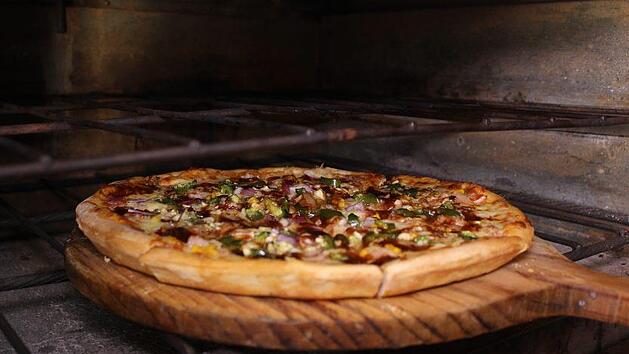 Eines der Lieblingsessen der Deutschen: Die Pizza.  Die Nutzer von inFranken.de haben gewählt: Hier gibt es die beste Pizza in Franken. Foto: mynorbejarano/ pixabay.com