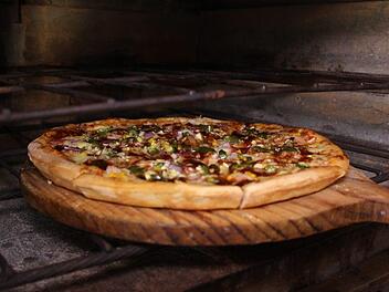 Eines der Lieblingsessen der Deutschen: Die Pizza.  Die Nutzer von inFranken.de haben gewählt: Hier gibt es die beste Pizza in Franken. Foto: mynorbejarano/ pixabay.com