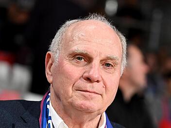 Uli Hoene&szlig; &uuml;ber seine Gef&auml;ngnis-Zeit: "M&ouml;rder sitzt vor deinem Bett"