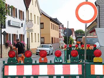 Kein Durchkommen gibt es derzeit in der Kasendorfer Ortsmitte. Foto: Katharina Müller-Sanke