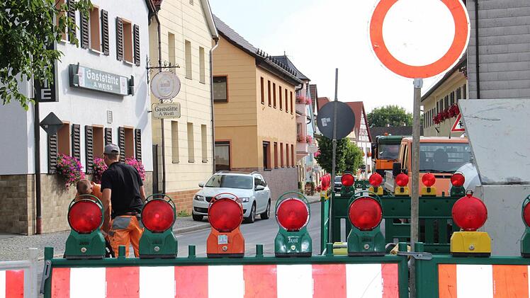Kein Durchkommen gibt es derzeit in der Kasendorfer Ortsmitte. Foto: Katharina Müller-Sanke