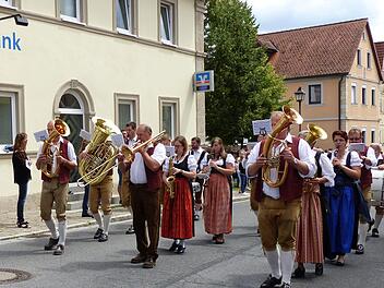 Die Blaskapelle von Schönbrunn ist bei der Kirchweih ein Muss.