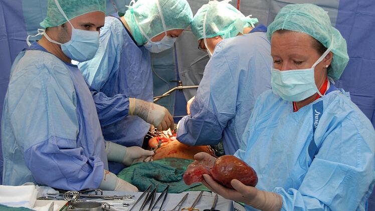 Lebertransplantation: Spenderorgane werden immer seltener. Foto: dpa