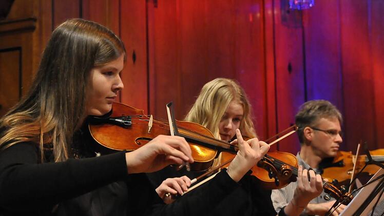 Auch für das Streichorchester ist das Elternkonzert ein beliebter Auftrittstermin. Foto: Peter Klopf