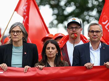 VW-Aufsichtsrat und IG-Metall-Protesttag - Wolfsburg