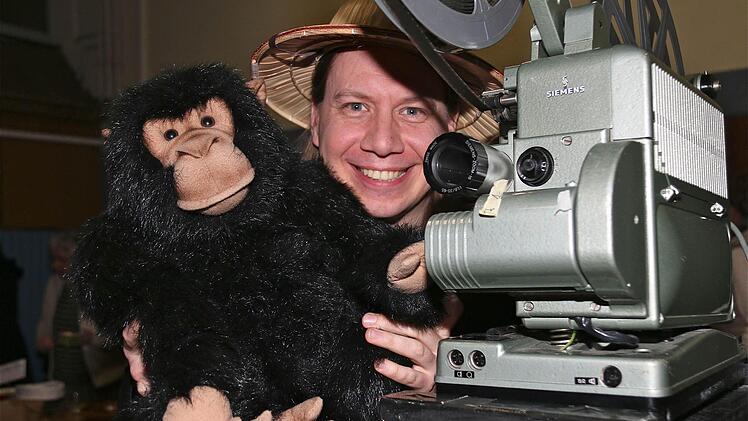 Beim Auftritt von Ralph Turnheim darf Stoffaffe Cheetah nicht fehlen.Foto: Gerd Schaar