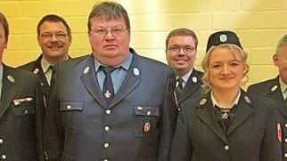 Beförderungen bei der Feuerwehr Wohlbach (von links): Timo Schultz, KBI Christian Bosecker, Steffen Abt, KBM Jannic Christ, Jasmin Diem, KBR Manfred Lorenz  Foto: Wilfried Blumhagen