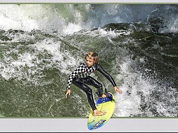 "Wellenreiten" hat Birgit Kirster ihr Actionbild genannt, das einen jugendlichen Surfer auf seinem Brett am Münchner Eiskanal zeigt und das "Bild des Monats" im März wurde. Foto: Birgit Kirster