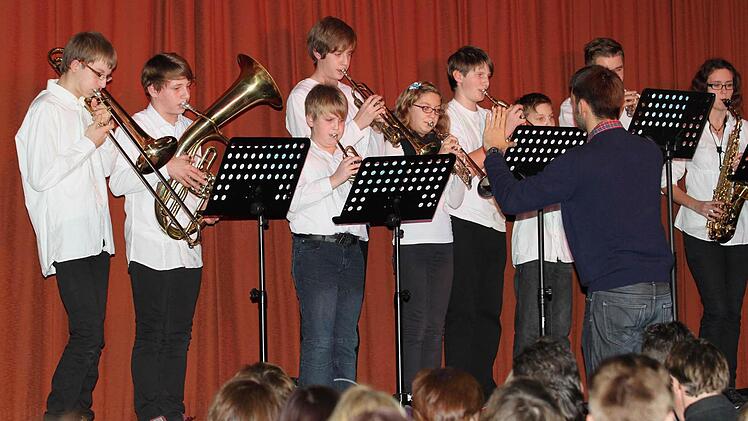Die Bläsergruppe der Realschule eröffnete den vorweihnachtlichen Abend. Foto: gg