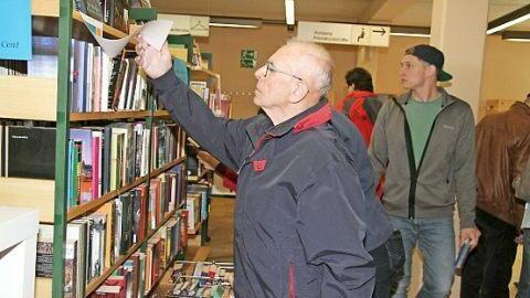Vor allem Romane kommen bei den Bücherfans gut an.  Foto: Sonny Adam