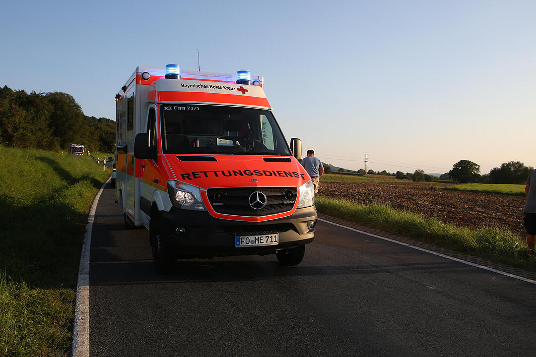 Unterleinleiter: Motorradfahrer kommt von Fahrbahn ab