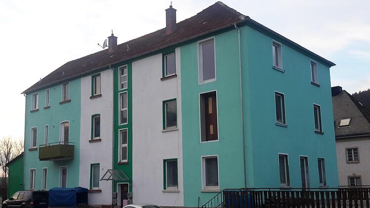 Zu einem Blickfang ist auch die Rückseite des Hauses geworden. Die interessante Farbgebung trägt dem einstigen Namen des Traditionslokals Rechnung.