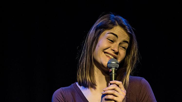 Reichlich Applaus beim Coburg-Debüt: Hazel Brugger gastierte im Jugendzentrum Domino.Foto: Jochen Berger