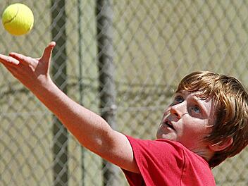 Der letztjährige Kreissieger Philip Donnermann (TV Haßfurt) schlägt wieder beim Uponor-Cup auf.