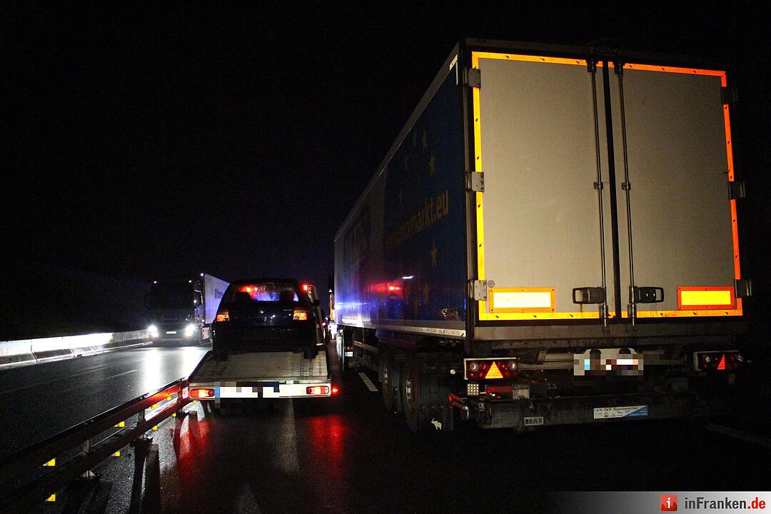 Unfall legt Verkehr auf A9 bei Bayreuth lahm - Sieben Fahrzeuge an Verkehrsunfall im Baustellenbereich beteiligt – glücklicherweise nur ein Leichtverletzter