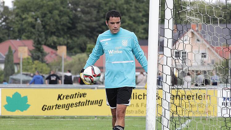 Der Pettstadter Torwart Jason Watts