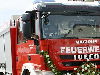 Ein Feuerwehrfahrzeug vom Typ "LF 20" wird eingeweiht. Symbolfoto: Sabine Weinbeer