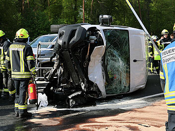 A3 bei Stockstadt: Verletzte nach schwerem Unfall - Autobahn für eine Stunde gesperrt