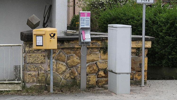 Einsam und selten benutzt: das Telefon in Marktgraitz