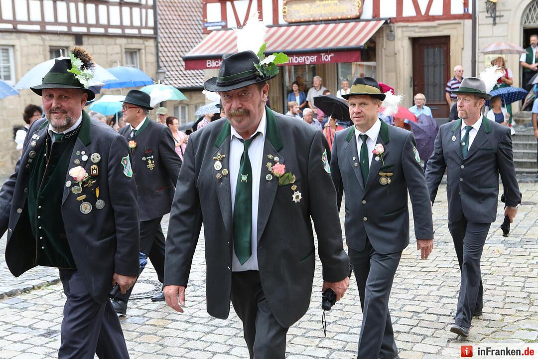 Kronacher Freischießen: Schützenauszug