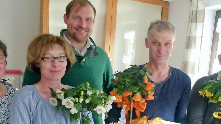 Ehrungen bei den Garten- und Blumenfreunden Merlach (von links): Elvira Angermüller, Katja Bösel, Martin Mittag, Detlev Schelhorn und Jürgen Angermüller  Foto: Lothar Weidner