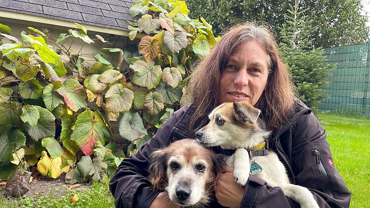 Maike muss ihr Leben nun komplett umkrempeln. Ihre Hunde bedeuten Maike alles, doch nun muss sie ihre Hundepension schlie&szlig;en.