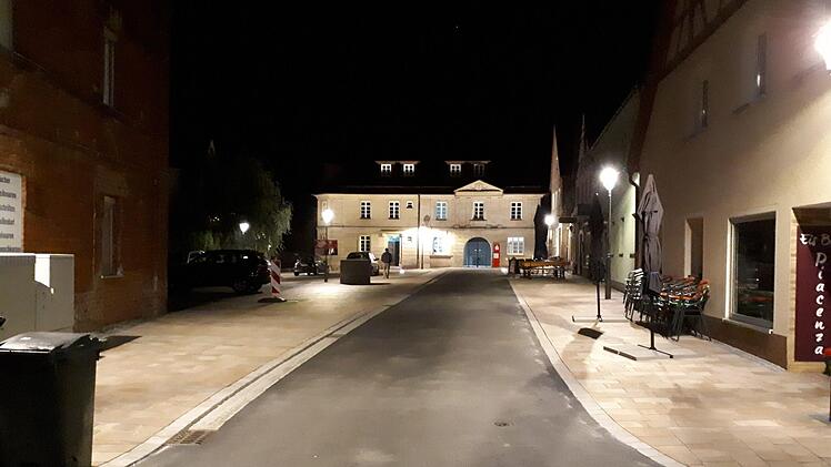 Der neue Rathausplatz ist ein echter Blickfang, und das soll erst der Anfang sein. Markt Thurnau