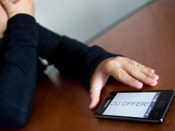 Cyber-Mobbing kann Kindern zusetzen, zeigt das Symbolbild. Eltern müssen die Mediennutzung ihrer Sprösslinge im Blick behalten, erfuhren die Anwesenden bei der Informationsveranstaltung an der Eltmanner Grundschule. Foto: Michael Gründel