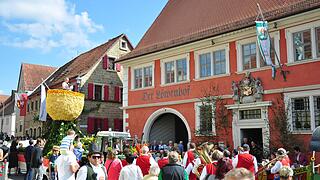 Kirchweih: einmal um die Welt