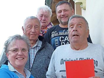 Vorsitzende Cornelia Wehner, Altb&uuml;rgermeister Heinz Burges, die stellvertretenden Vorsitzenden Christa M&uuml;ller und Stefan Schieber sowie Volker Rauh.