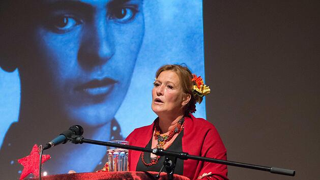 Schauspielerin Suzanne von Borsody las im Rahmen des zweiten Literaturfestivals in Ha&szlig;furt aus den Briefen, Gedichten und Tagebucheintr&auml;gen der ber&uuml;hmten mexikanischen Malerin Frida Kahlo.Ulrike Langer