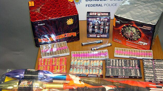Polizei kontrolliert und entdeckt Unmengen an Pyrotechnik