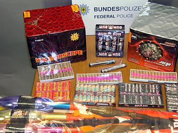Polizei kontrolliert und entdeckt Unmengen an Pyrotechnik