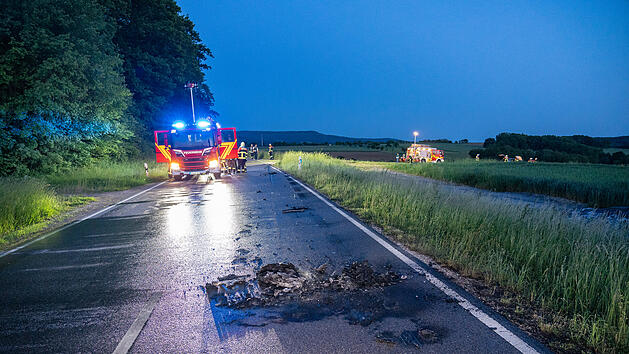 Pkw ger&auml;t in Brand und macht sich selbstst&auml;ndig
