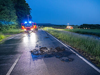 Pkw ger&auml;t in Brand und macht sich selbstst&auml;ndig