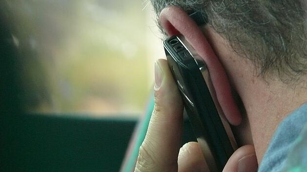 Telefonbetr&uuml;ger in Oberfranken erfolgreich - auff&auml;lliges Merkmal