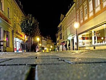 Hier herrscht gerade Ruhe im Steinweg. Um eine Verlängerung der Sperrzeiten in Coburgs Kneipenmeile und im übrigen Stadtgebiet geht es am Donnerstag in der Stadtratssitzung. Foto: Jochen Berger/CT-Archiv