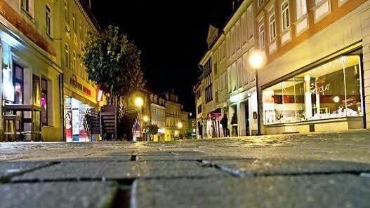 Hier herrscht gerade Ruhe im Steinweg. Um eine Verlängerung der Sperrzeiten in Coburgs Kneipenmeile und im übrigen Stadtgebiet geht es am Donnerstag in der Stadtratssitzung. Foto: Jochen Berger/CT-Archiv