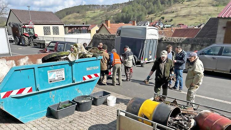 Die Jagd- und Naturfreunde Sulzthal organisierten eine Ramadama-Aktion.