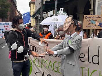 Klausurtagung der Koalitionsfraktionen: Gegendemonstranten protestieren vor Hotel