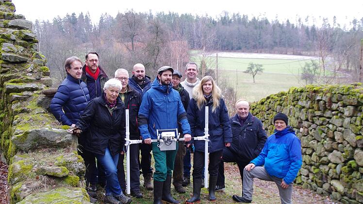 Das Team beim Beginn der Messarbeiten. Foto: Marco Meißner