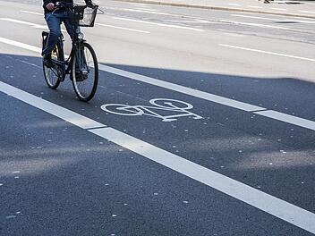 Radfahrerin nach Unfall im Kreis Miltenberg in Klinik geflogen