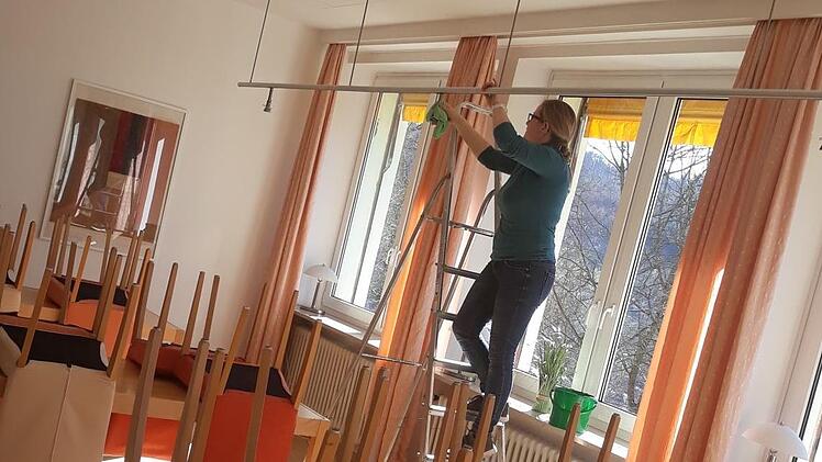 ... oder packen bei der Grundreinigung mit an. Foto: Sabrina Seifert